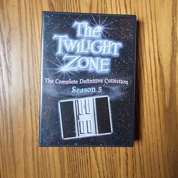 The Twilight Zone - The Complete Definitive Collection Season 5 (DVD) Paramount - Picture 1 of 3